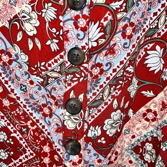 Who I Am Red with Buttons Mid Length Size 8 - Picture 4 of 7